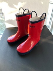 NEW Lone Cone Kids Rain Boots With Easy On Handles. Red With Navy Trim. Size 3