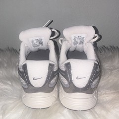 Nike Unisex Kids Low Top Athletic Sneakers White Gray Lace Up US 5.5Y HQ6411-003