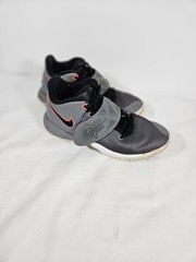 Nike Kyrie Flytrap III BQ5620-004 Youth Size 4 Cool Grey/Black-Crimson New