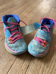 Kids‘ NIKE Kyrie 6 Pool Neon Multi-Color Mid Top Sneakers CZ4693-409 Size 3Y
