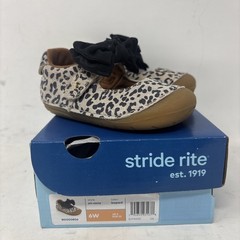 Stride Rite Soft Motion Esme, Leopard Print Bow Shoes Size 6 Wide US