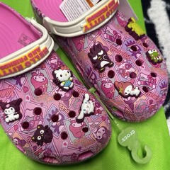 🌸 Crocs hello kitty c-10 👧 Limited Edition Fast Shipping.