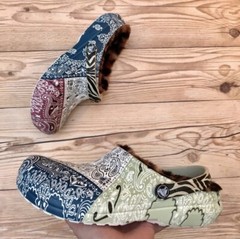 Crocs Classic Lined Zappos Print Lab Bandana Clog Select-a-Size