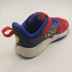 New Balance Rave Run v2 Kids Neo Flame Red Bungee Lace Hook & Loop Shoe Size 7.5