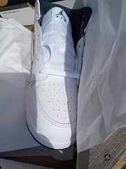 Jordan Air Jordan 1 Mid GS White/Black Leather Sneaker 6Y DQ8423-132