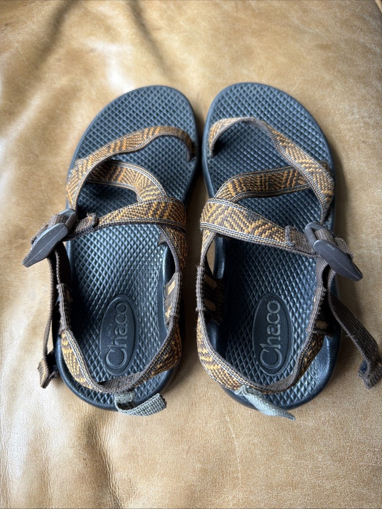 Chacos Size 5 Tan/Brown print