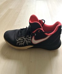 Nike Kyrie Flytrap II GS Black/Red/White Basketball US 9.5