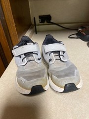 on cloud shoes kids size 13