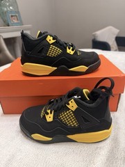 Brand New Jordan 4 Retro Thunder Size 10.5C (PS) BQ7669-017