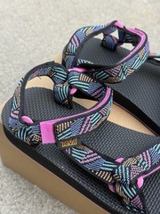 Teva Kids Original Multicolor Universal Sandal, Black Pink Size 12C NEW