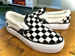 NEW UNISEX MUDD BLACK/WHITE CHECKERED SLIP ON SKATER SHOES SNEAKERS WOMENS SZ 7