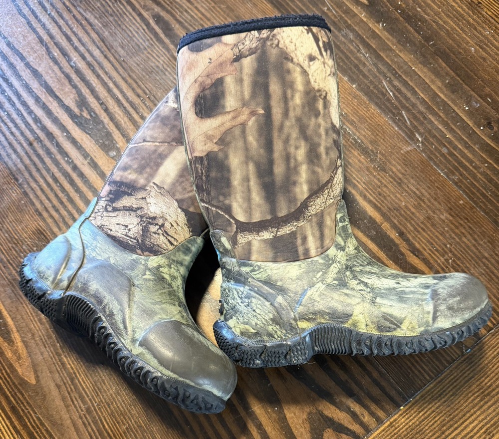 Bogs Youth Classic High Waterproof Insulated Winter Boots Camo Size 13