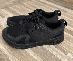 On Cloud “Cloud Sky” Youth Size 3.5 Black Sneakers School Ready