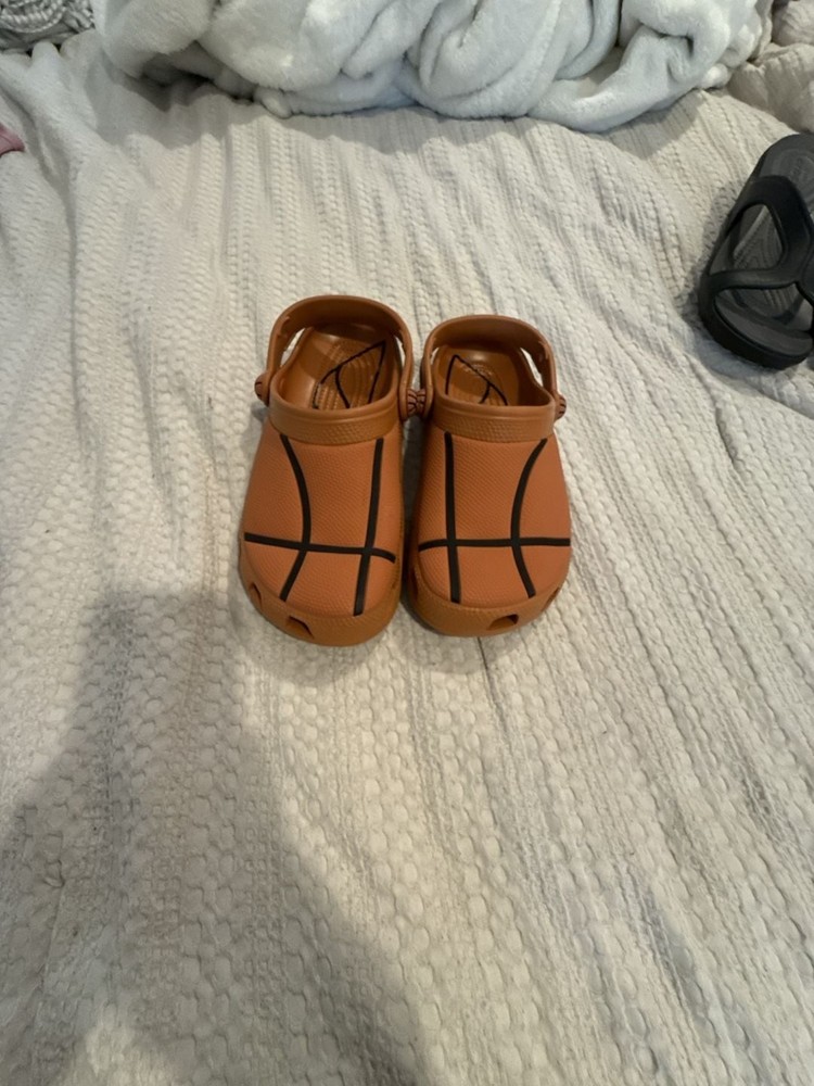 Crocs Classic Basketball Print Clogs Kids Size J4