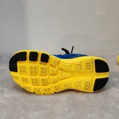 Under Armour Unisex Kids Low Top Lace Up Sneakers Blue Yellow Black US 11K