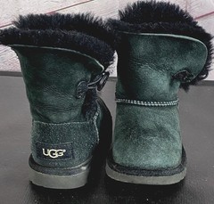 UGG Kids Bailey Button Short Black Suede Sheepskin Boots Y Size 10 (1017400T)
