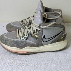 Nike Kyrie Infinity Leopard Camo Boys Size 6 Gray Basketball Shoes Sneakers