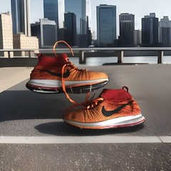 NIKE “PEGASUS FLYKNIT” ZOOM ALL OUT ORANGE/BLACK/RED GRADE SCHOOLERS SIZE 4