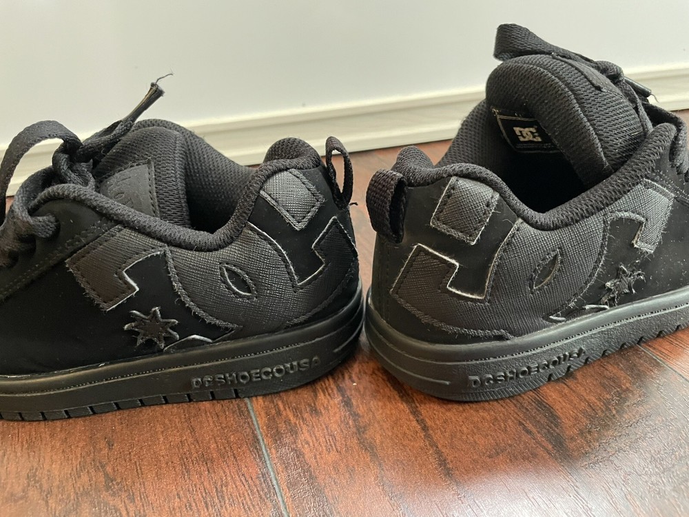 DC Kids‘ Court Graffik Leather Skateboarding Shoes CD4 Black/Black Size 2.5 Y2K