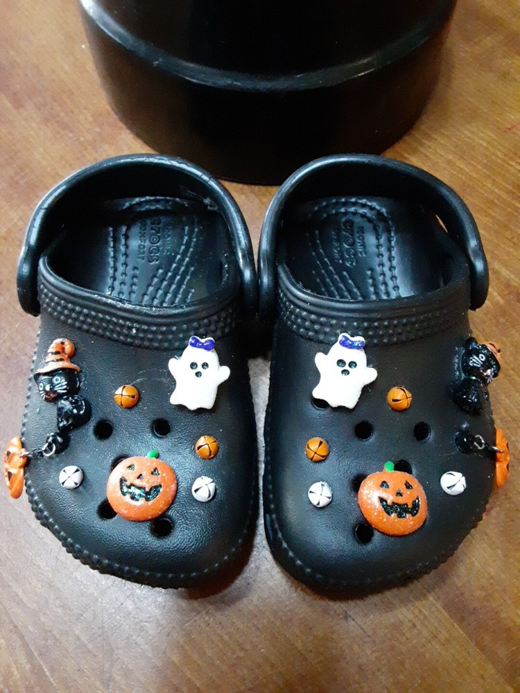 Crocs Black Clogs Halloween Charms Kids Size C 5 Pumpkin, Ghost And Cats