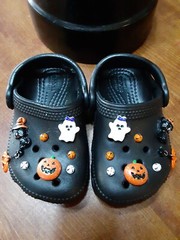 Crocs Black Clogs Halloween Charms Kids Size C 5 Pumpkin, Ghost And Cats