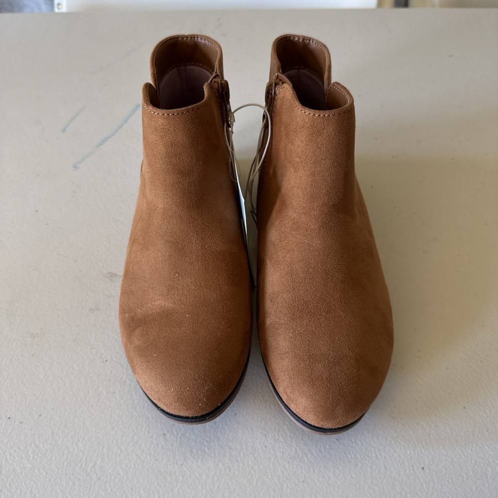 Cat & Jack Opal Brown Solid Faux Suede Zip Round Toe Ankle Boots Kids 2
