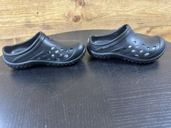 kids Black Muckster Clogs