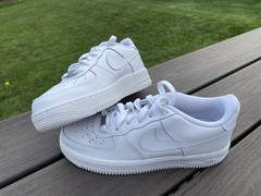 Nike Air Force 1 LE Low Triple White Af1 Size 7Y/8.5W