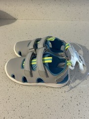 Cat & Jack Grayson Kids Hook & Loop Closed Toe Sandals/Water friendly Size 11