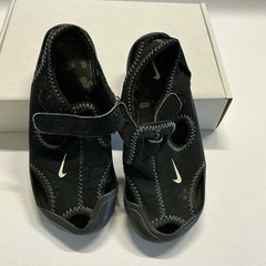 Nike water shoes Kids Black & White With Swoosh Size By Measurement In Pictures