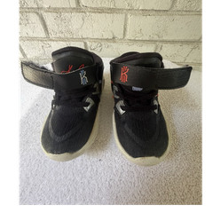 Nike Kyrie Infinity Kids Sneakers Black/White Mid Top Hook & Loop US 6C