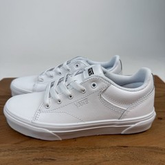 New NIB Big Kids Vans Seldan Leather White Skateboarding Sneakers Shoes 3 Y