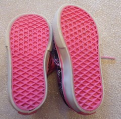 VANS Off The Wall HELLO KITTY Toddler Sneaker Shoes Size 5 Pink Purple and Black