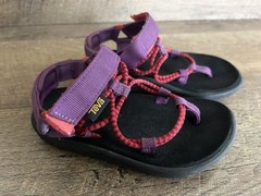 Teva Voya Infinity Children’s Sandals Sz 11 – Black, Red, Purple – Adj Strap