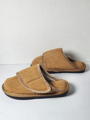 Kids Size 30-31 Slippers