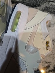 Air Max 1 GS Size 6.5 White/tan