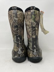 BOGS Boy’s Classic High Waterproof Insulated Rain Boot, Mossy Oak, 10 Toddler