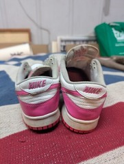 Nike Dunk Low GS White Laser Fuchsia FB9109 102 Size 7Y Barbie Pink White