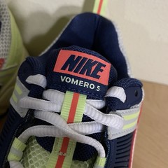 Nike Vomero 5 Barely Volt MidnIght Navy GS – Size 6.5Y