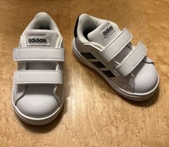 adidas GW6527 White Black Hook & Loop Sneakers Unisex Kids Size 4K