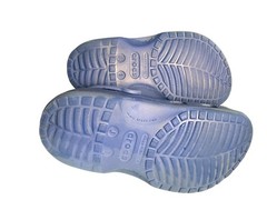 Crocs Classic Clogs Kids Shoes Solid Blue color with the Iconic logo J1 Pre-Lov