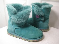 UGG 1006638K Bailey Button Boots Kids Shoes Size 33 / 3
