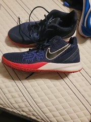 Nike Kyrie Irving Flytrap II Basketball Shoes Youth Size 7 AQ3412-401
