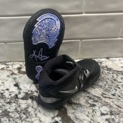 NIKE KYRIE INFINITY TD BLACK METALLIC SILVER SIZE 8C CHILD/TODDLER [DD0333-005]