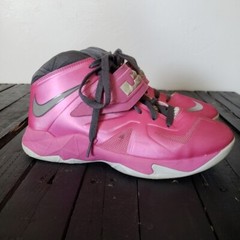 Nike Lebron James Soldier 7 GS Think Pink Grey Sneakers Shoes 7Y Women’s 9