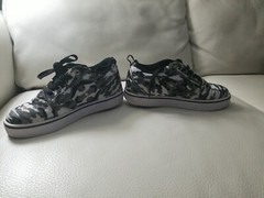 HEELYS Wheeled Sneakers Shoes Size 4 Charcoal Grey Black Camo Skated Sneakers