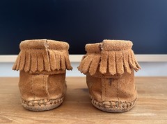 Minnetonka Moccasins Brown Suede Size 5 Toddler Slippers Fringe Bootie Soft Sole