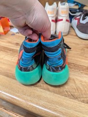 Size 7 (GS) – Nike Kyrie Flytrap 6 SE Mid Black Multicolor