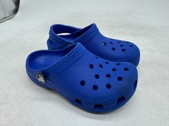 Crocs Classic Clogs Kids Blue Slip-On Closed Toe Comfort Breathable Casual – C9