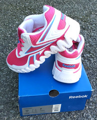 REEBOK Zig Activate berry/white running sneaker fitness gym workout shoes YOUTH